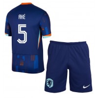 Camisa de Futebol Holanda Nathan Ake #5 Equipamento Secundário Infantil Europeu 2024 Manga Curta (+ Calças curtas)